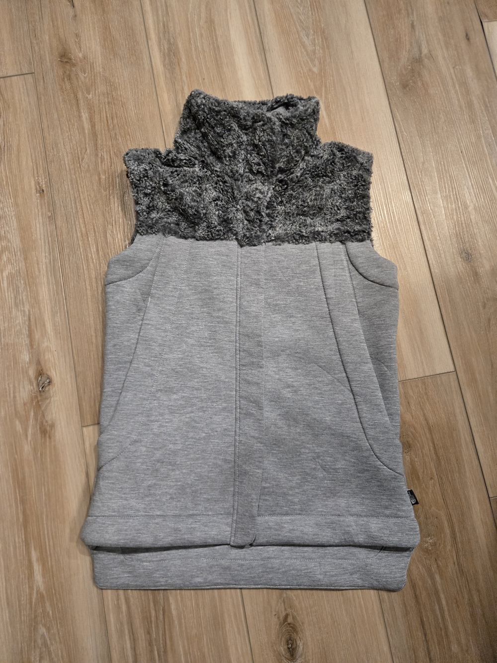 The North Face Womens' Gray Faux-Fleece Collar Sleeveless Vest